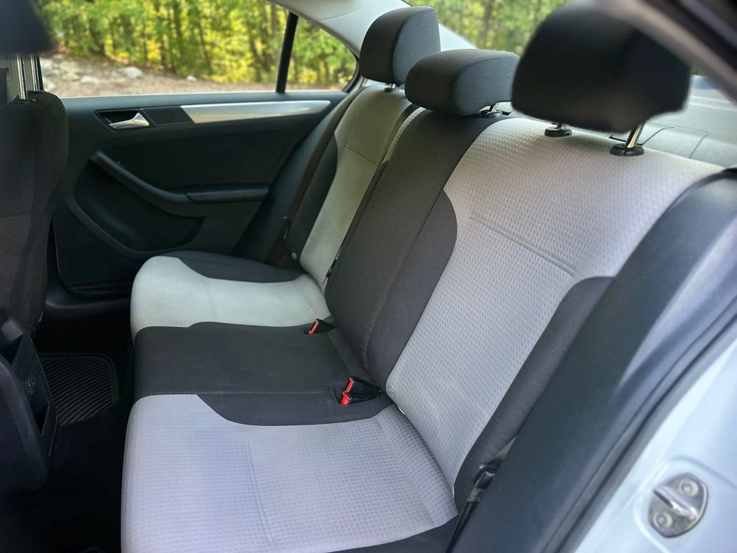 Used 2017 Volkswagen Jetta S w/ Jetta S Cold Weather Package image 22