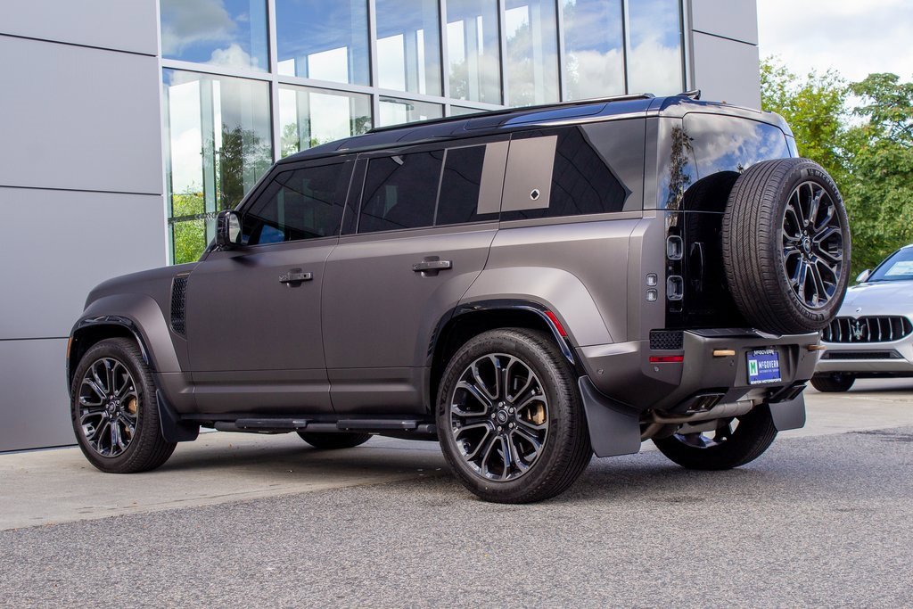 Used 2025 Land Rover Defender 110 image 8