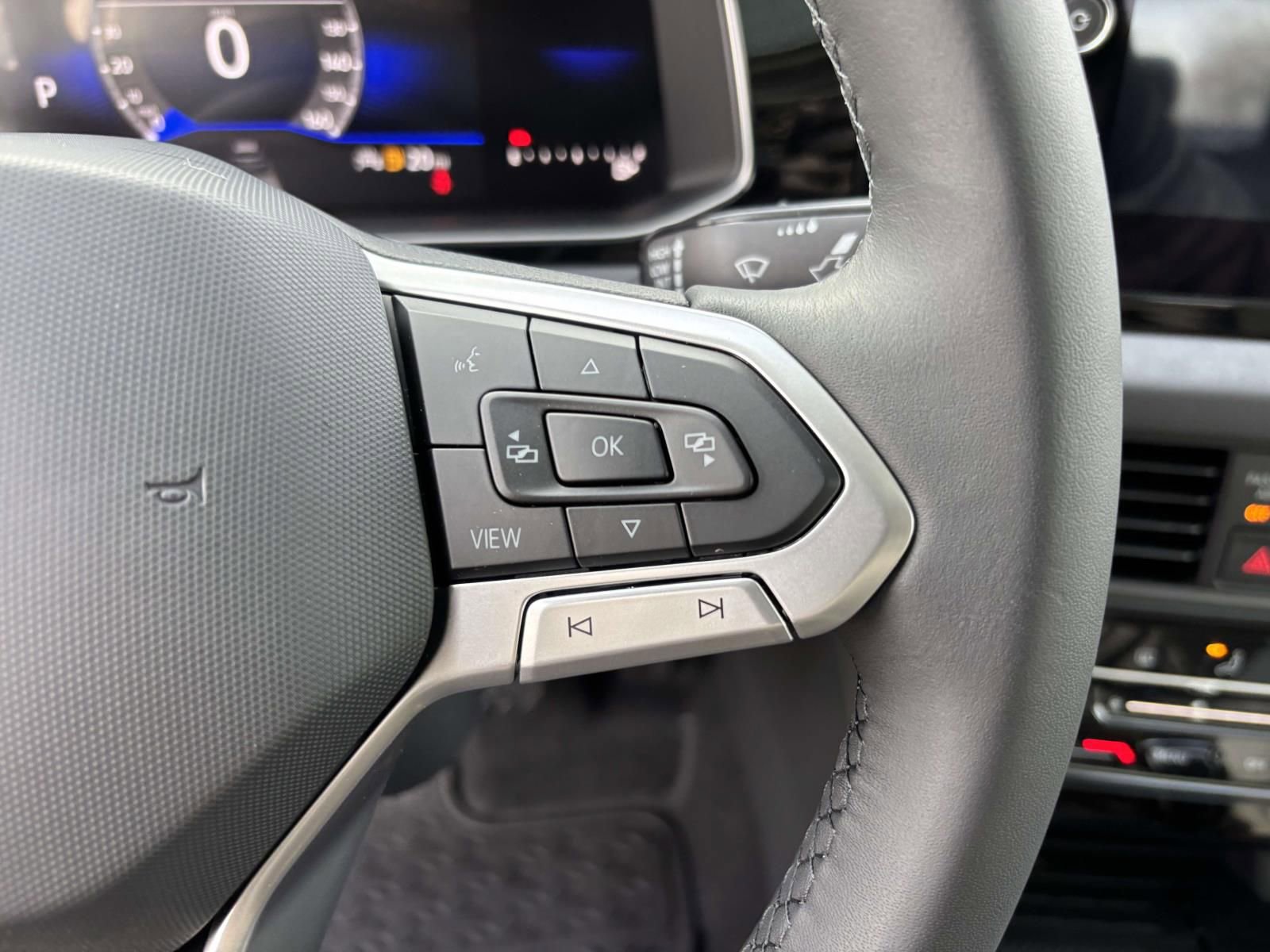 New 2026 Volkswagen Jetta SE FWD image 19