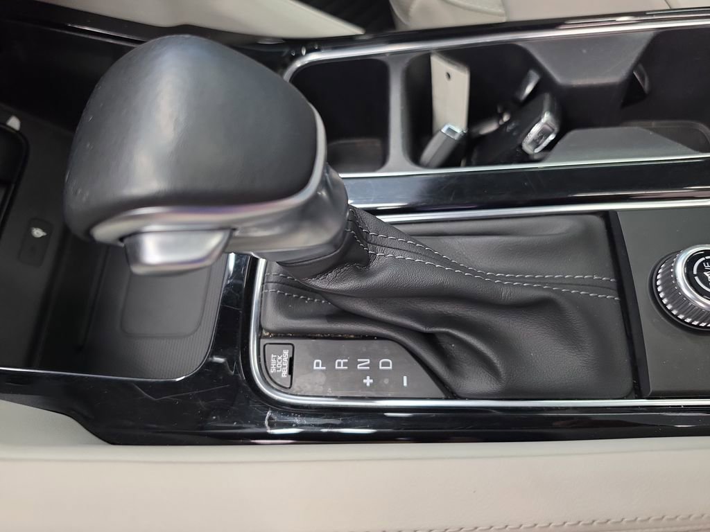 Used 2022 Kia Telluride EX w/ EX Premium Package FWD image 32
