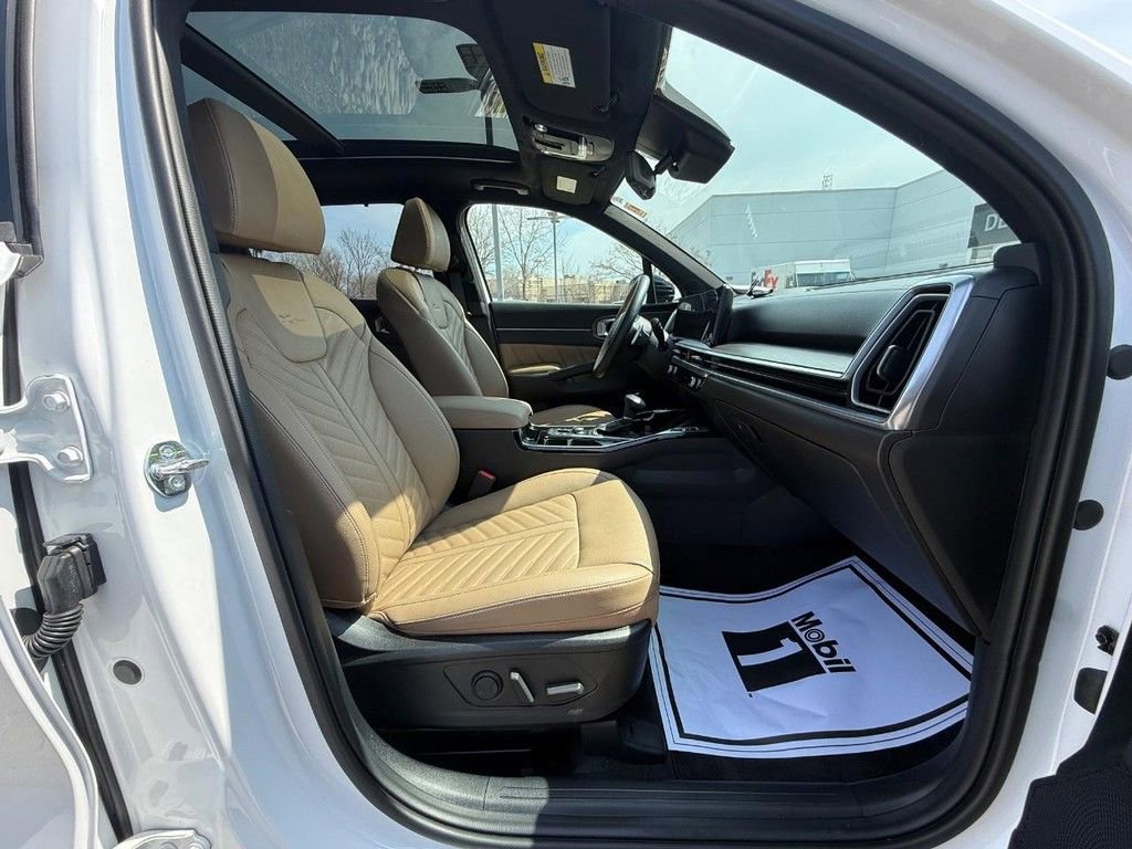 Used 2025 Kia Sorento SX Prestige w/ Olive Brown Leather Package image 12