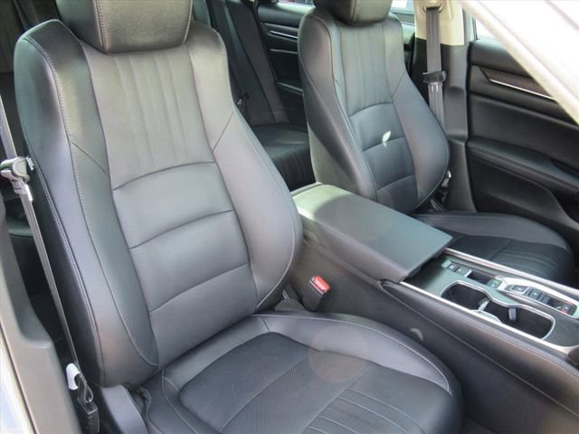 Used 2021 Honda Accord Touring image 10