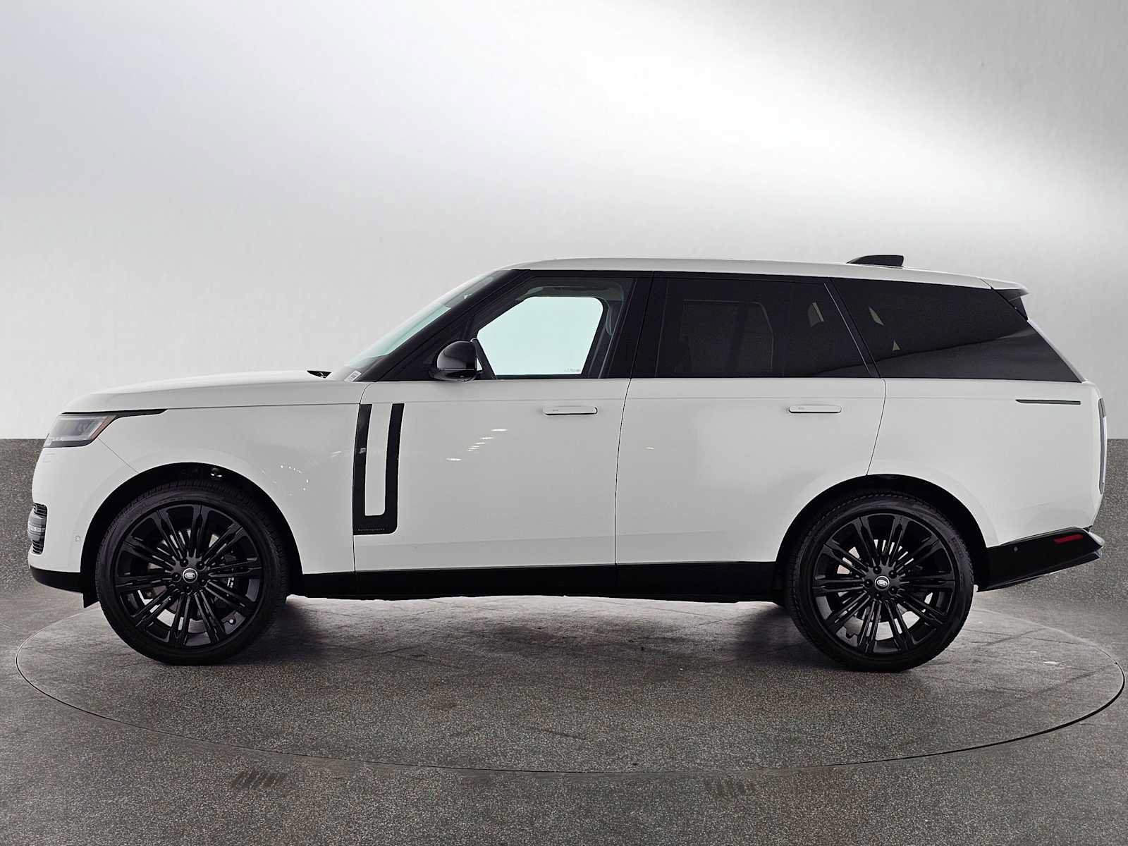 Used 2024 Land Rover Range Rover Autobiography AWD/4WD image 2