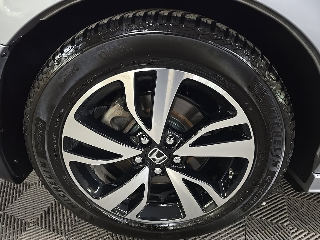 Used 2018 Honda Odyssey Elite image 14