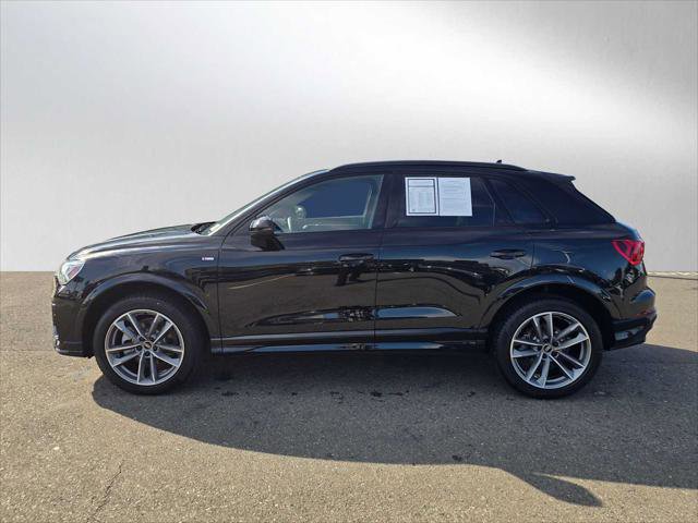 Certified 2025 Audi Q3 2.0T Premium w/ Black Optic Sport Package image 6