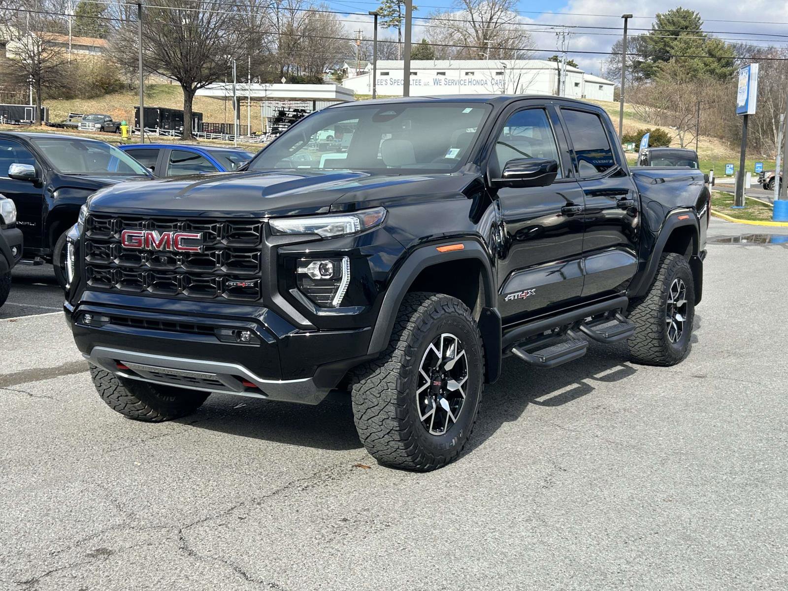 Used 2024 GMC Canyon AT4X image 7