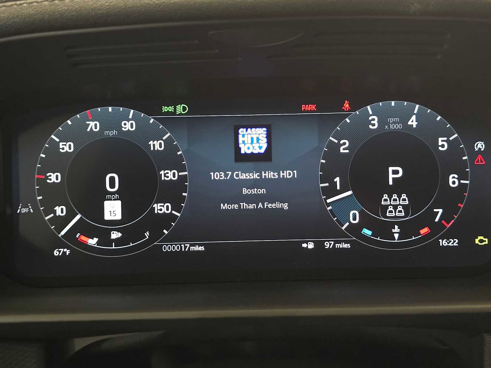 New 2025 Land Rover Discovery Dynamic SE image 26