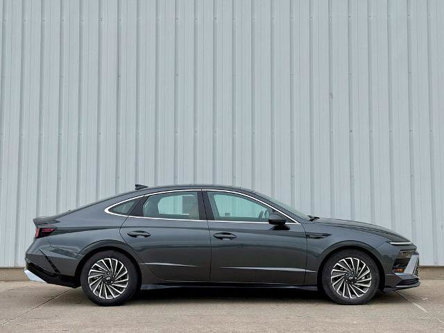 Used 2024 Hyundai Sonata Limited FWD image 7