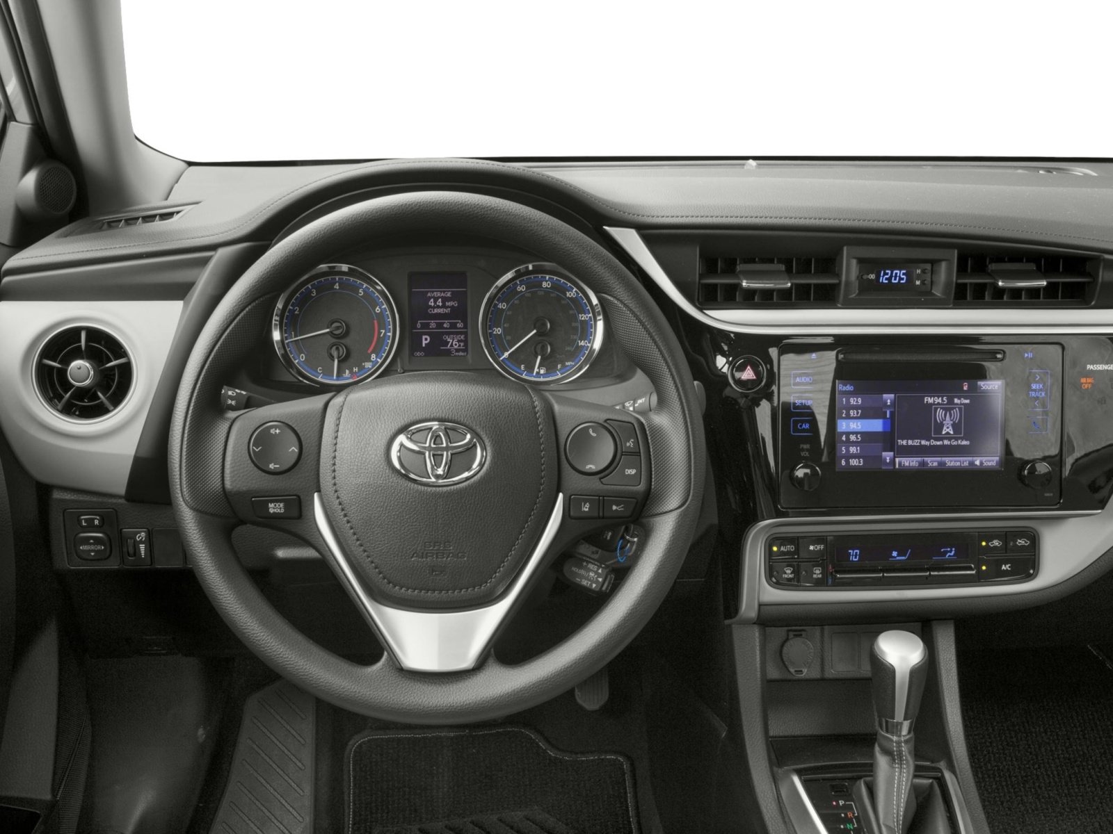 Used 2017 Toyota Corolla LE w/ Carpet Mat Package (TMS) FWD image 4