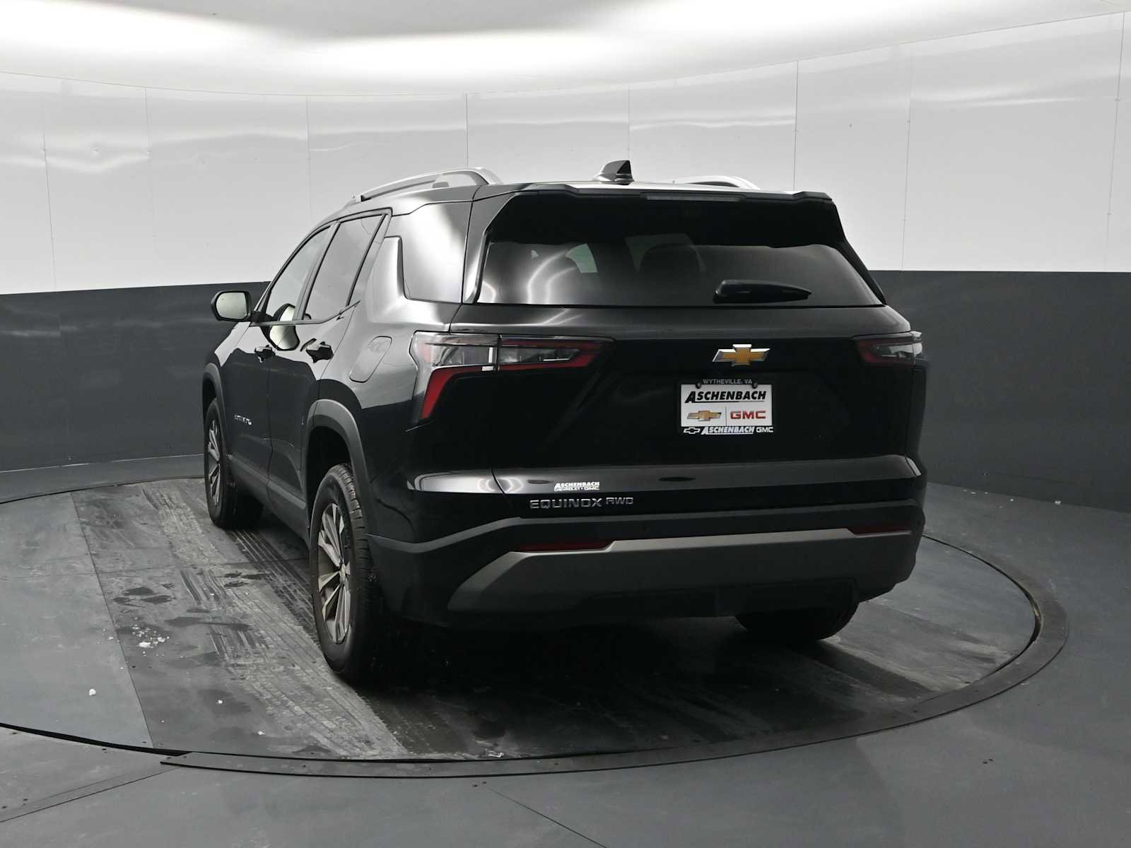 Used 2025 Chevrolet Equinox LT w/ Convenience Package II image 7