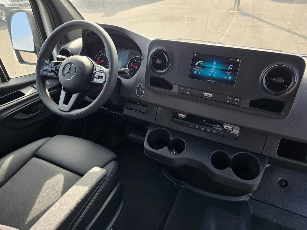 Used 2024 Mercedes-Benz Sprinter 2500 image 13