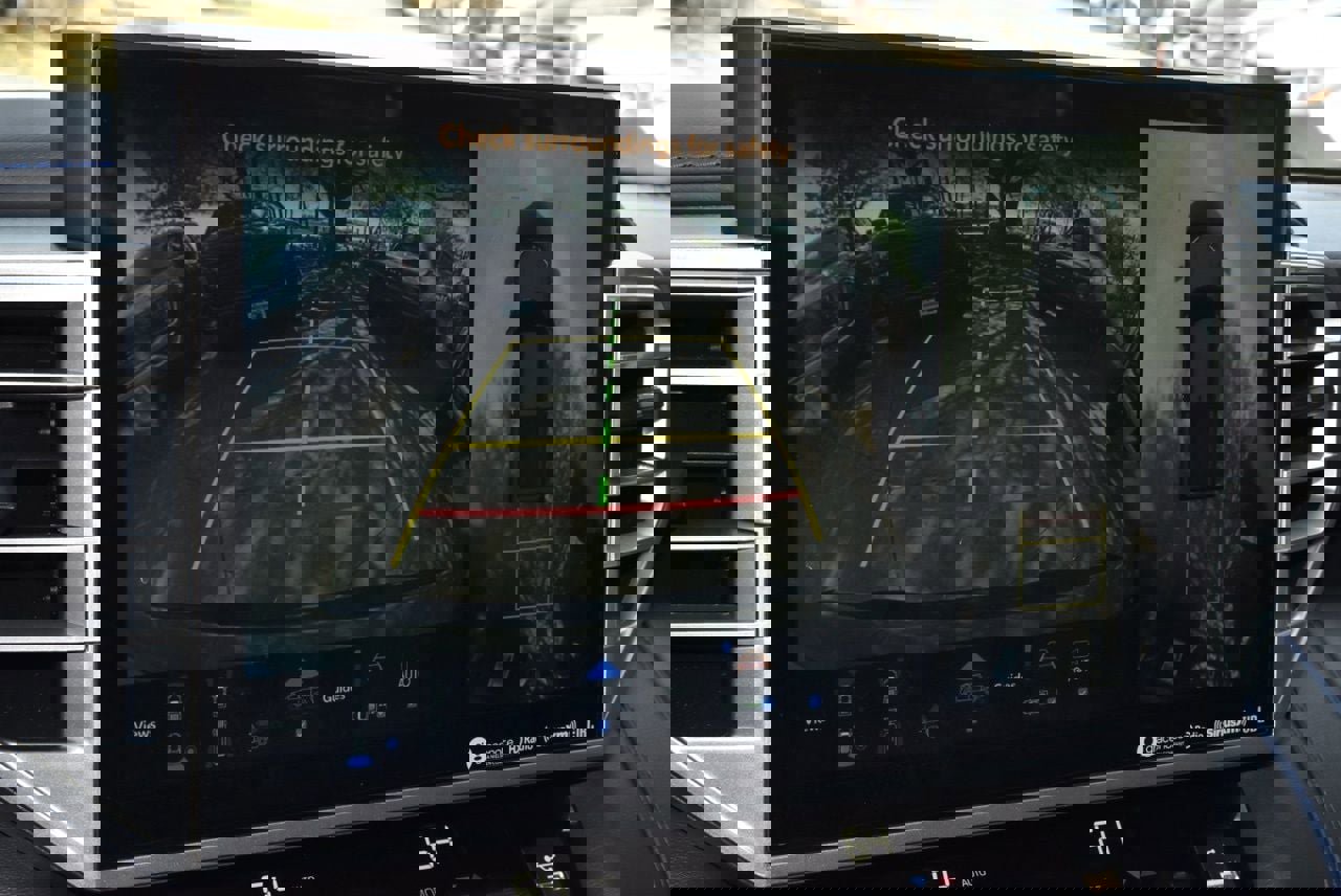 Used 2023 Toyota Tundra Platinum w/ Advanced Package image 29