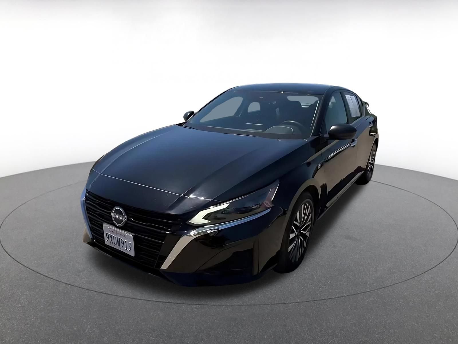 Used 2025 Nissan Altima 2.5 SV FWD image 7
