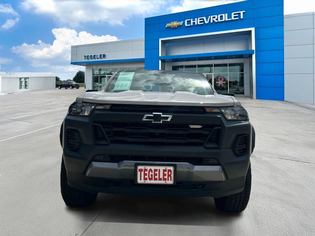 Used 2026 Chevrolet Colorado Trail Boss AWD/4WD image 2