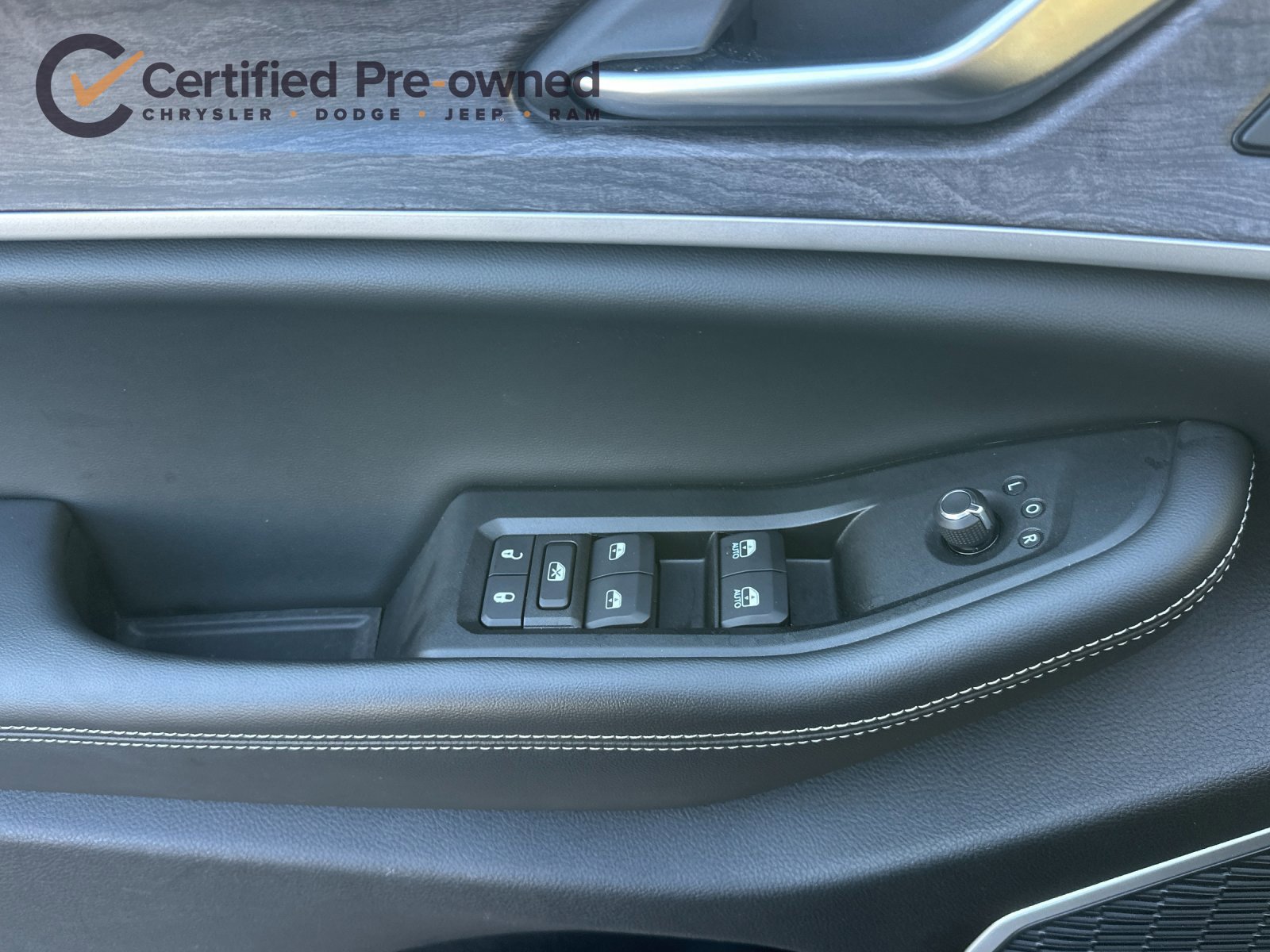 Used 2022 Jeep Grand Cherokee Limited 4xe w/ Luxury Tech Group II AWD/4WD image 12