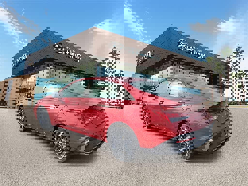 New 2025 Hyundai Elantra SEL image 2