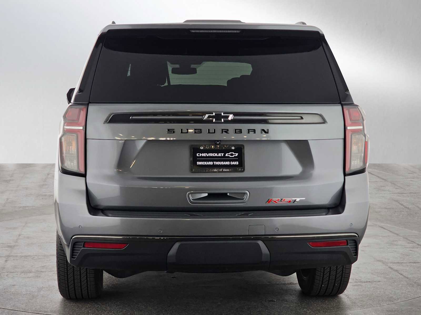 Used 2021 Chevrolet Suburban RST w/ Luxury Package image 4