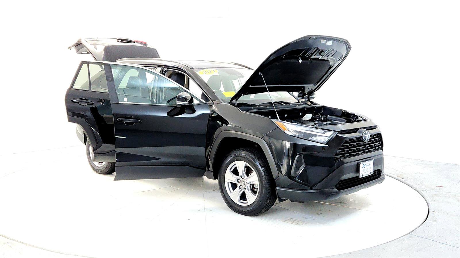 Used 2023 Toyota RAV4 XLE image 9
