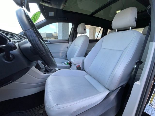 Used 2022 Volkswagen Tiguan SE R-Line AWD/4WD image 13