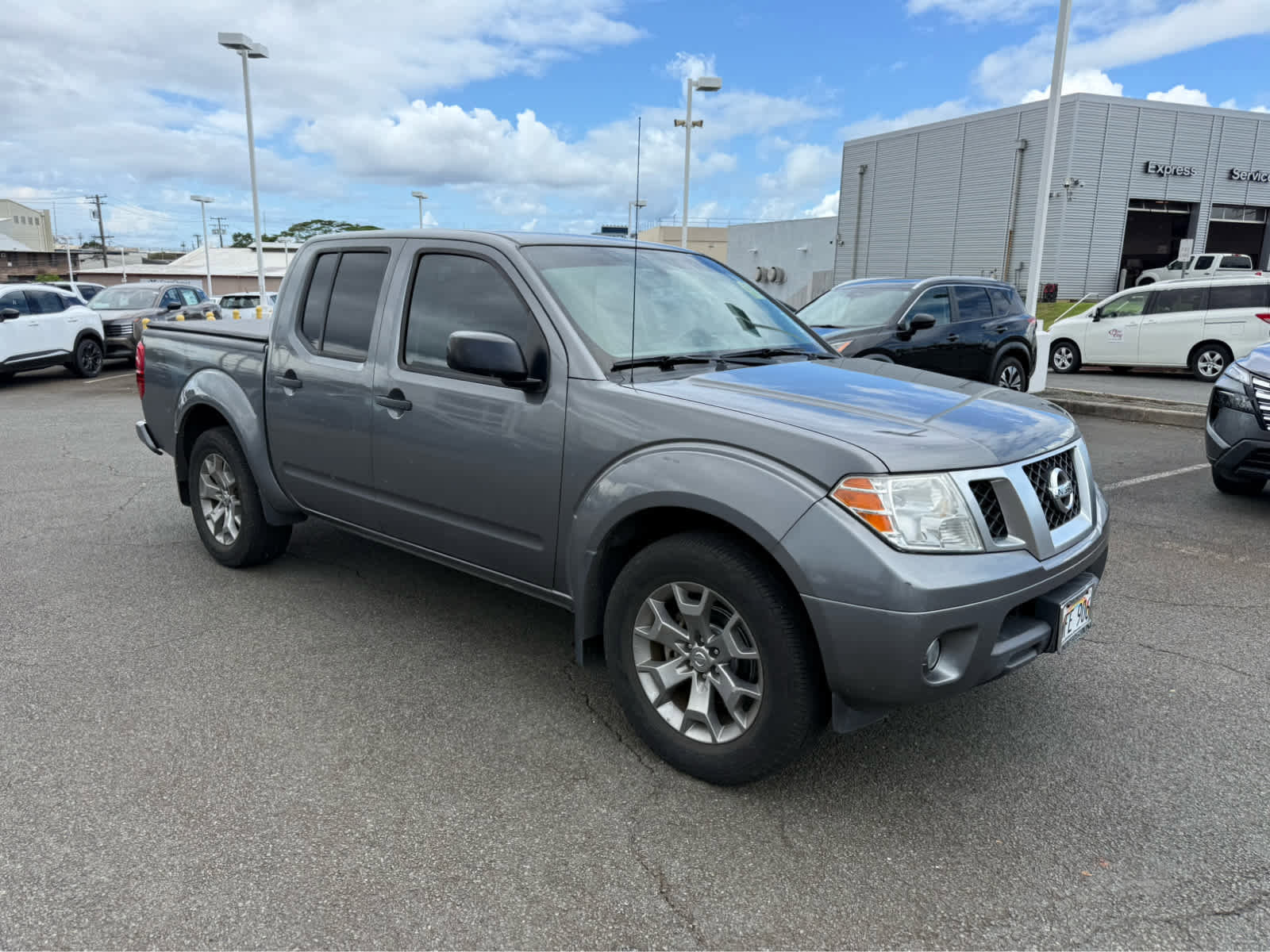 Used 2020 Nissan Frontier SV image 2