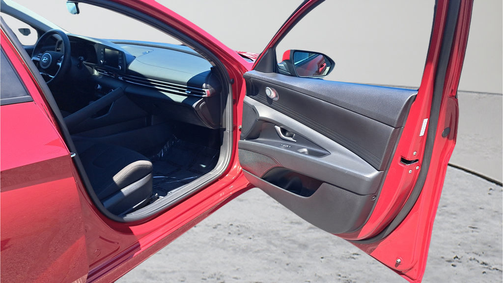 Used 2021 Hyundai Elantra SEL FWD image 15