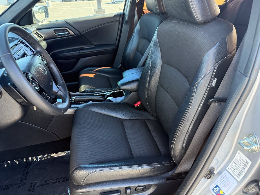 Used 2016 Honda Accord Sport image 10