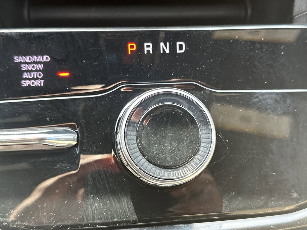 Used 2023 Jeep Grand Cherokee L Limited w/ Black Appearance Package image 33