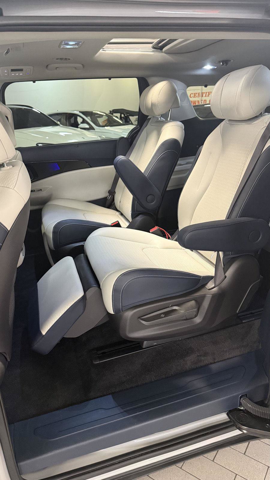 Used 2026 Kia Carnival SX Prestige FWD image 31