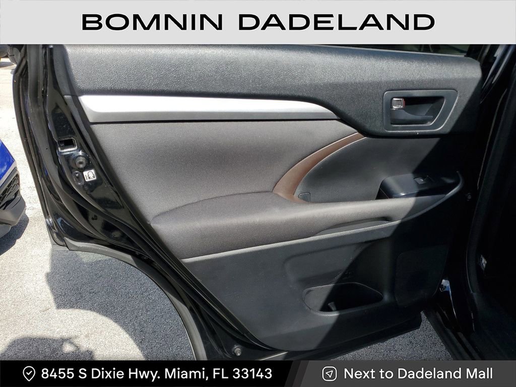Used 2018 Toyota Highlander Plus image 7
