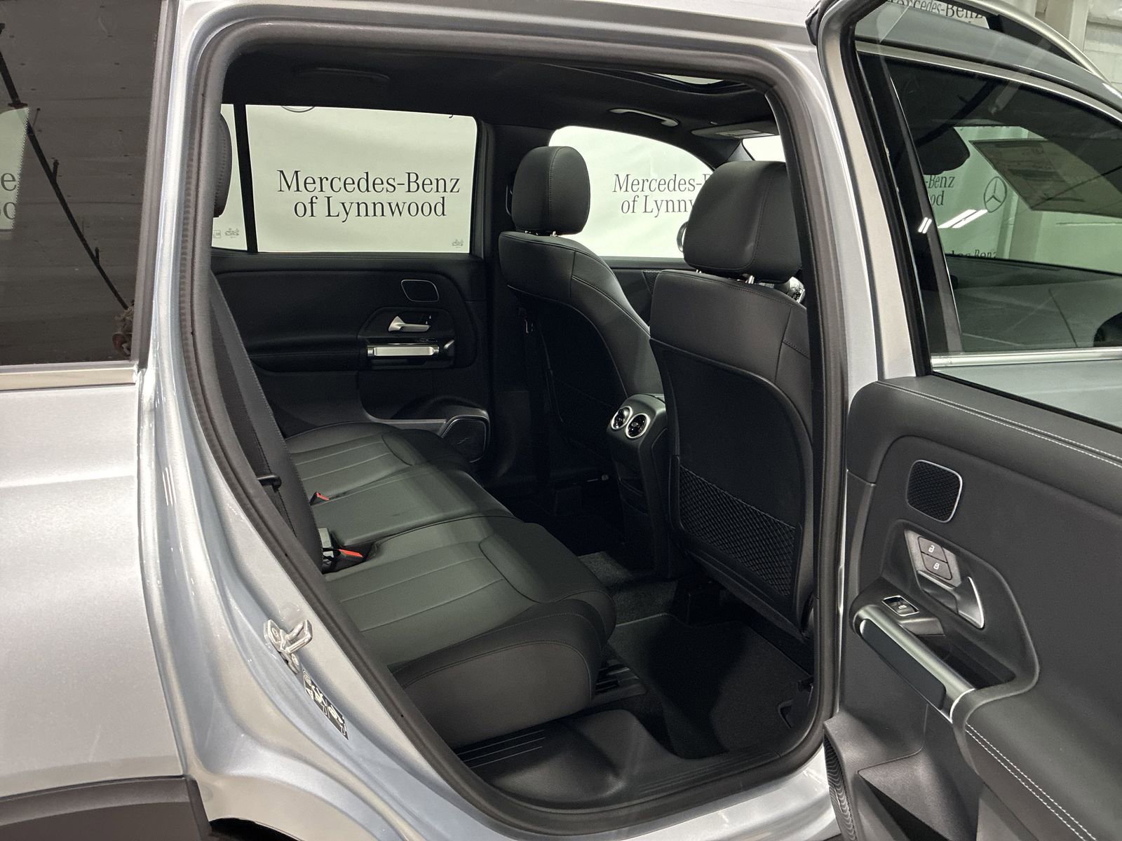 New 2025 Mercedes-Benz GLB 250 4MATIC image 13