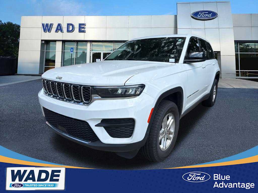 Used 2022 Jeep Grand Cherokee Laredo w/ Luxury Tech Group I