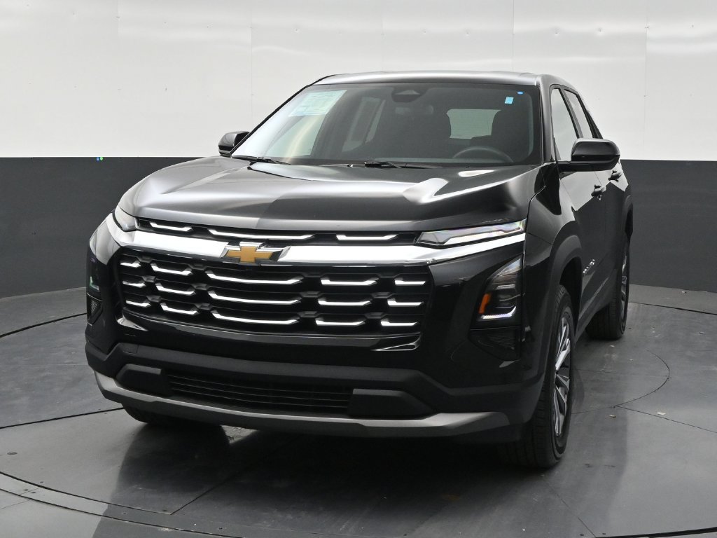 Used 2026 Chevrolet Equinox LT w/ Safety and Technology Package FWD image 8