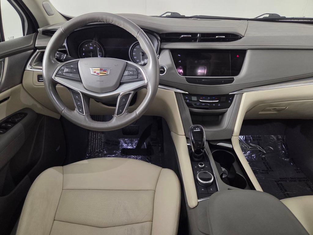 Used 2023 Cadillac XT5 Premium Luxury w/ Technology Package AWD/4WD image 27