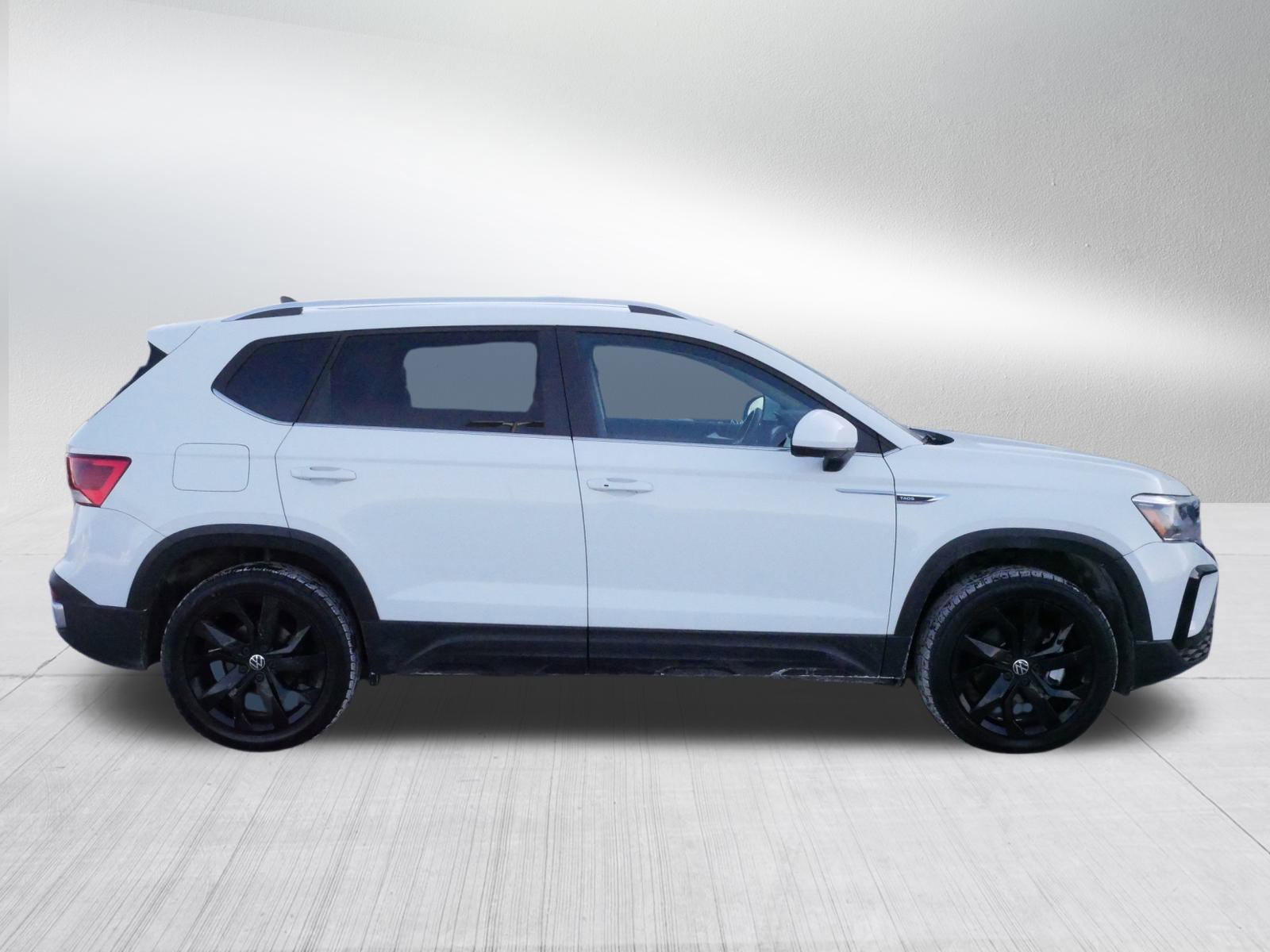 Certified 2023 Volkswagen Taos SE w/ Panoramic Sunroof Package image 8