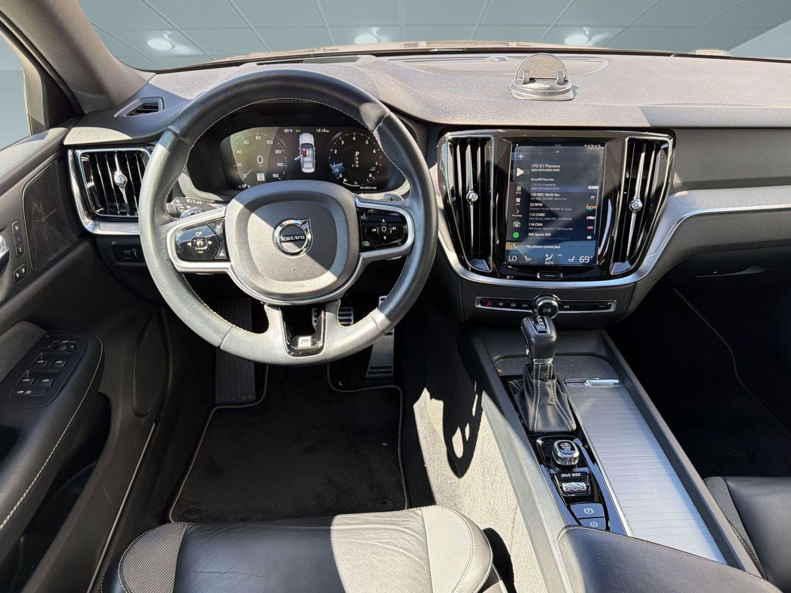 Used 2019 Volvo S60 T5 R-Design image 28