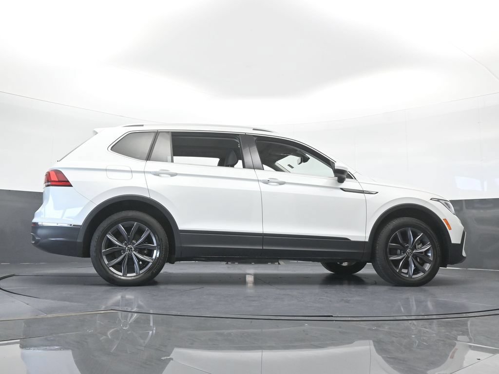 Used 2023 Volkswagen Tiguan SE FWD image 62