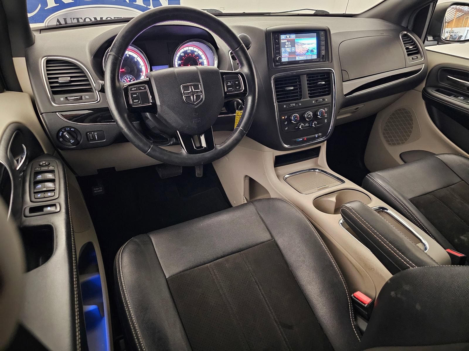 Used 2019 Dodge Grand Caravan SXT FWD image 6
