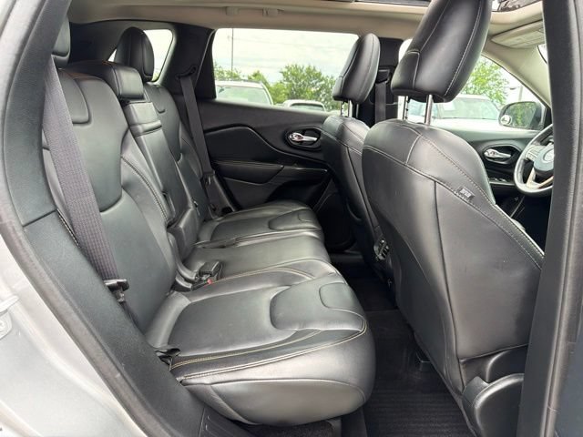 Used 2016 Jeep Cherokee Limited AWD/4WD image 25