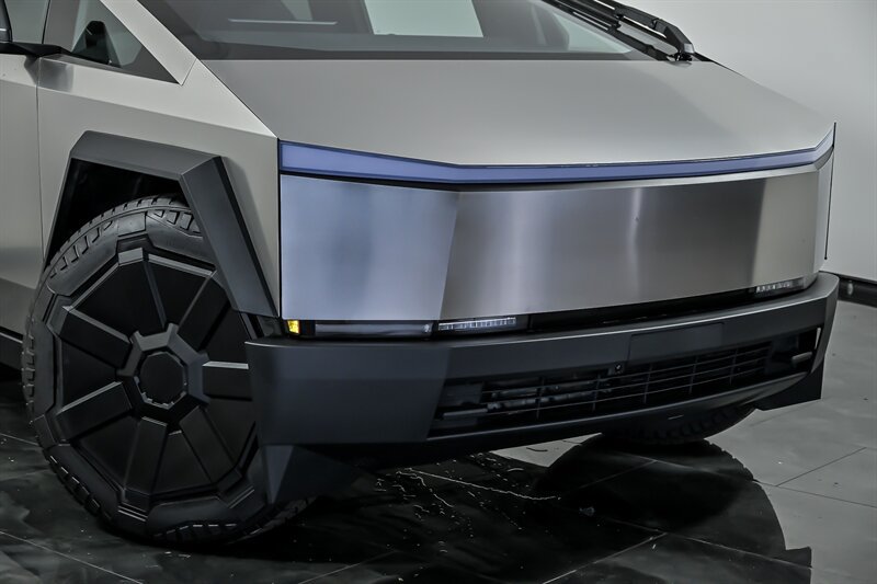 Used 2024 Tesla Cybertruck Cyberbeast AWD/4WD image 2