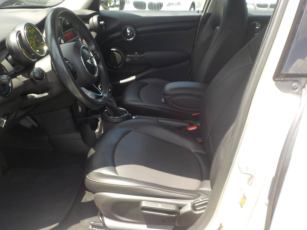 Used 2016 MINI Cooper 4-Door Hardtop FWD image 15