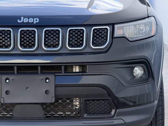 Used 2023 Jeep Compass Latitude AWD/4WD image 9