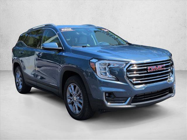Used 2024 GMC Terrain SLT image 3