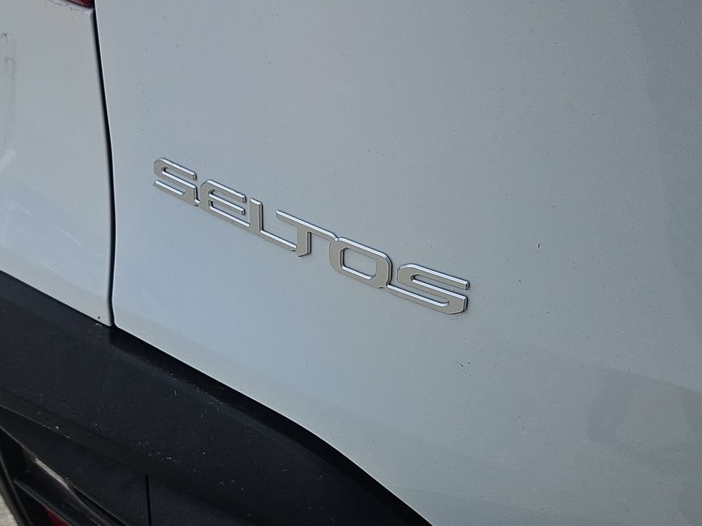 Certified 2025 Kia Seltos LX AWD/4WD image 12