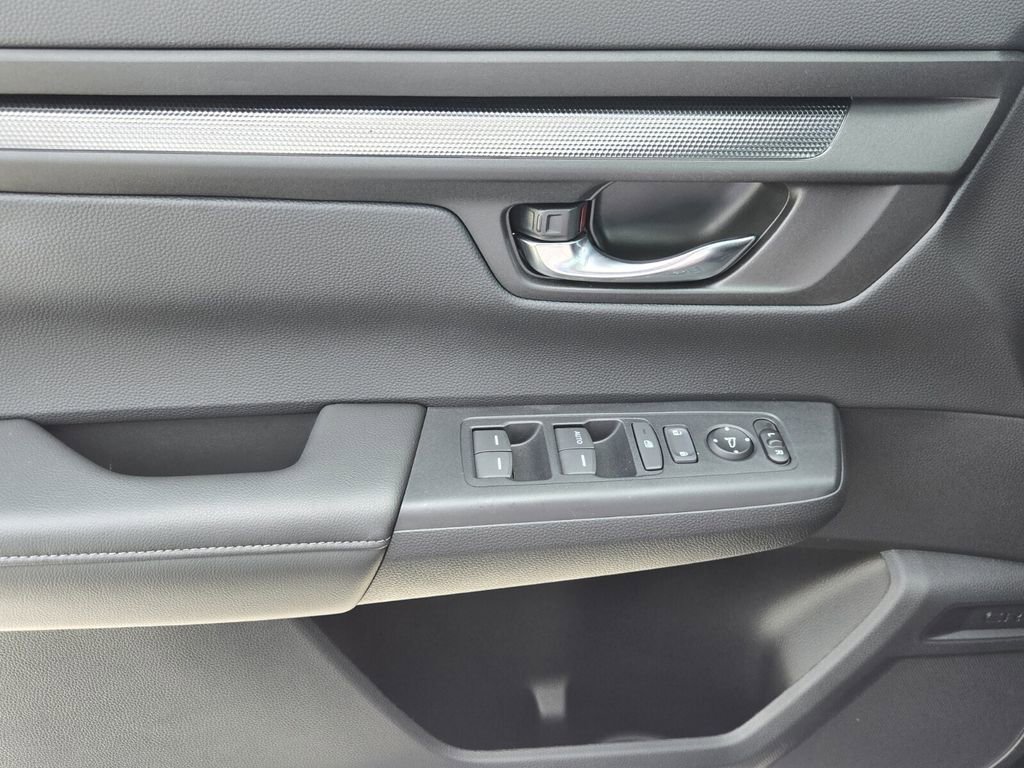 Used 2025 Honda CR-V LX image 26
