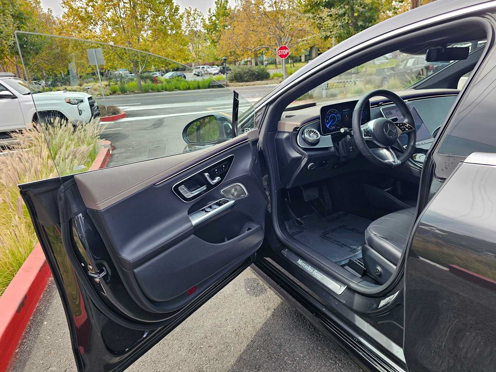 Used 2023 Mercedes-Benz EQE 350+ 4MATIC Sedan image 20