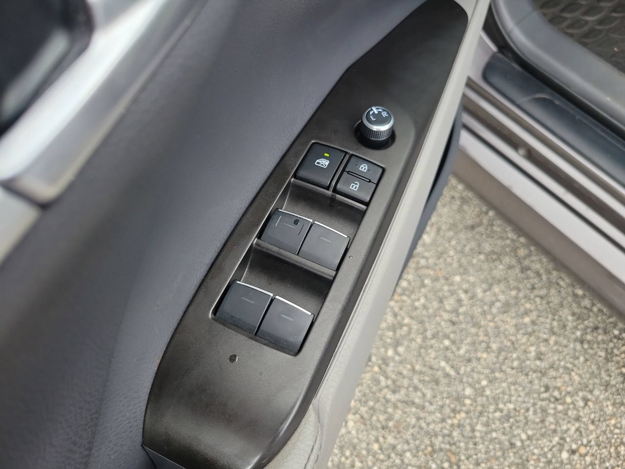 Used 2023 Toyota Camry XLE FWD image 14