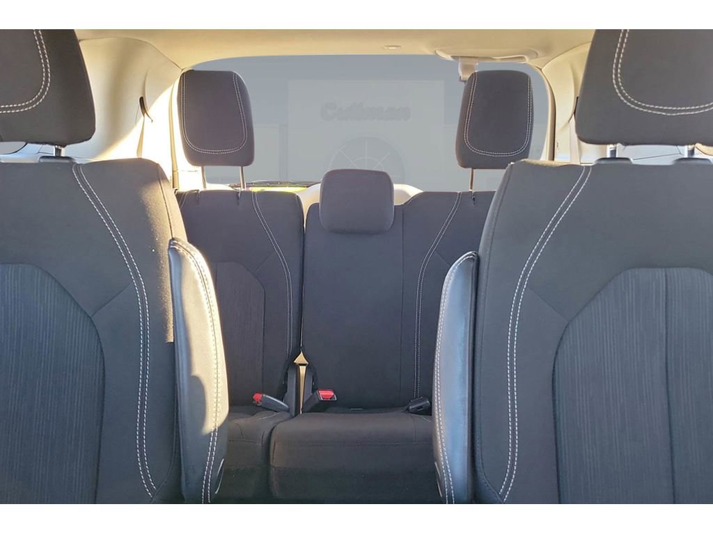 Used 2023 Chrysler Voyager LX image 18
