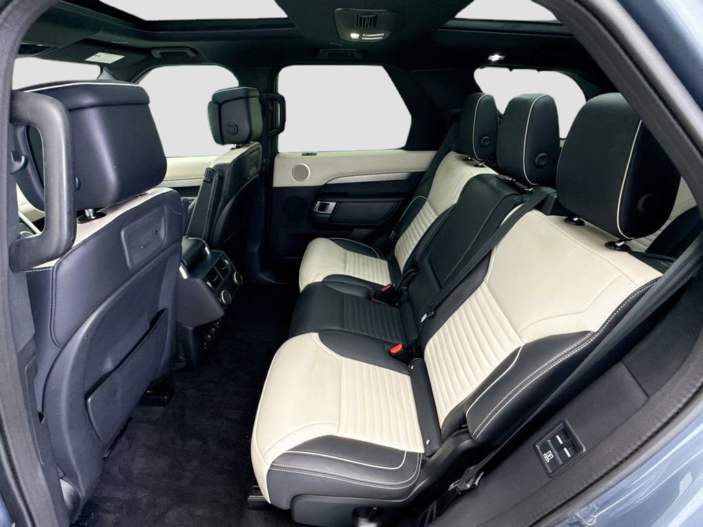 Used 2022 Land Rover Discovery HSE R-Dynamic AWD/4WD image 20