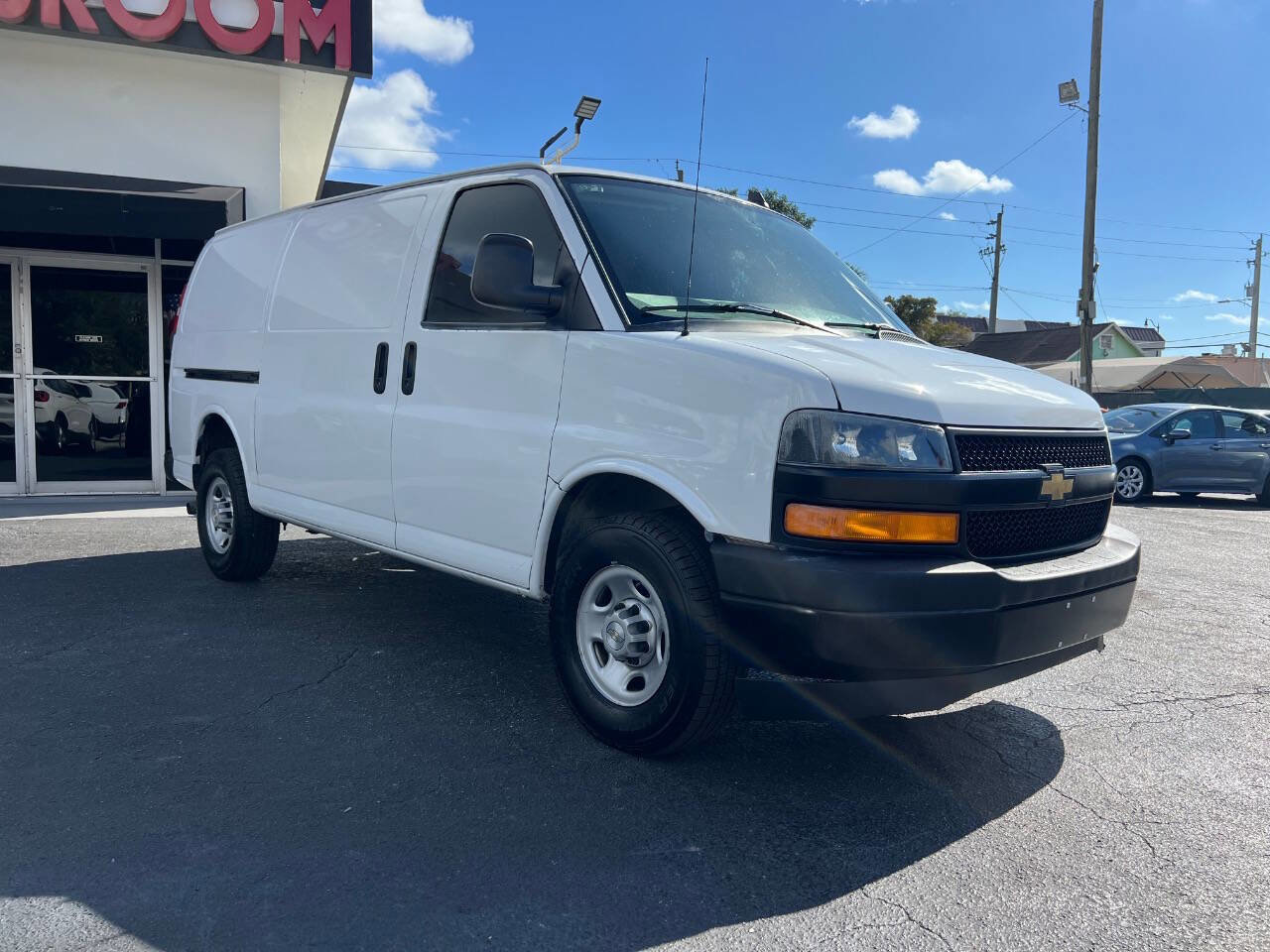 Used 2021 Chevrolet Express 2500 2500 3dr Cargo Van w/ Driver Convenience Package image 7