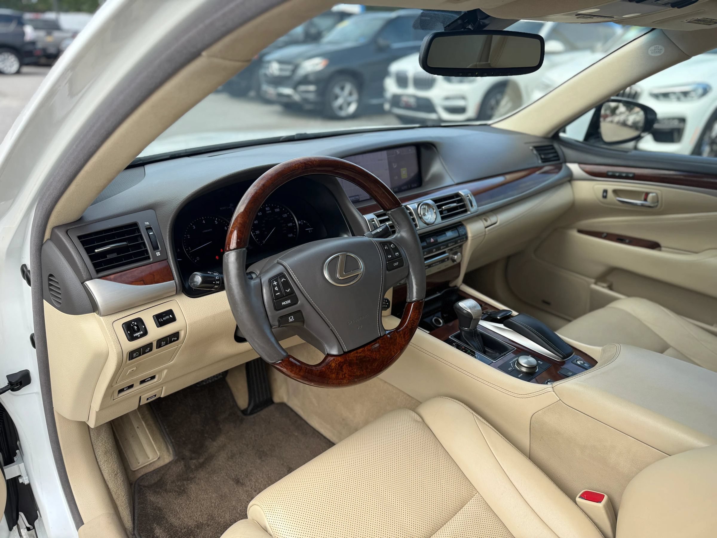 Used 2014 Lexus LS 460 L RWD image 16